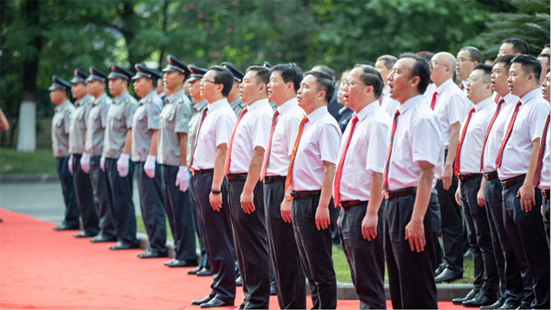 稳中求进迎挑战  行稳致远铸百年 ——集团公司隆重举行庆祝成立二十二周年升(图7)